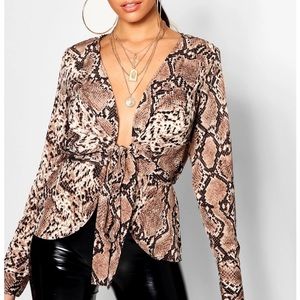 Boohoo snake print top US 2